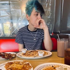 Meet your Posher, Justin